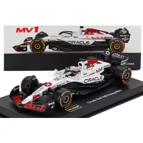   Burago - Red Bull F1 RB21 Team Oracle Racing #1 M.Verstappen Pole Position & Winner Japanese GP (Suzuka) Formula 1 2025 - with pilot and showcase - Bburago