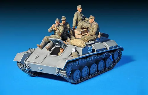 MiniArt - German Artillery Tractor T-70(r)   Gun withCrew