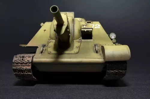 MiniArt - SU-122 (Initial Production) withFull Interior
