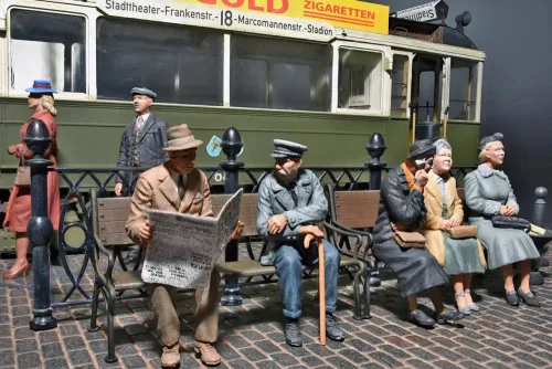 MiniArt - European Tramcar (Strassenbahn Triebwagen 641) with Crew   Passengers