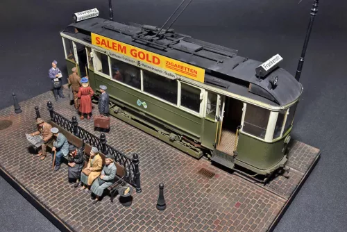 MiniArt - European Tramcar (Strassenbahn Triebwagen 641) with Crew   Passengers