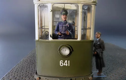MiniArt - European Tramcar (Strassenbahn Triebwagen 641) with Crew   Passengers