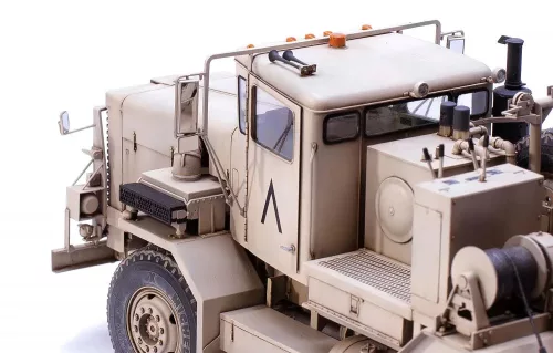 Meng Model - U.S. M911 C-HET(8X6)   M747 Heavy Equipment Semi-Trailer