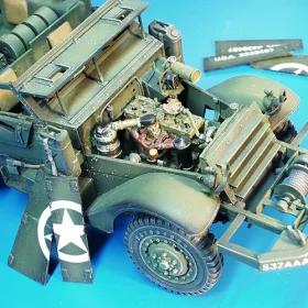 Plus Model - U.S. Troop Carrier Halftrack   engine set