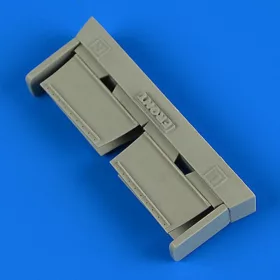 Quickboost - Bucker Bu 131 cockpit s door for ICM