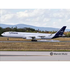 Revell - A340-300 Lufthansa New Livery
