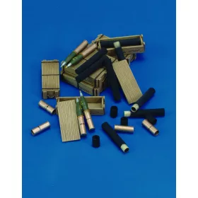 Royal Model - 105 mm Ammo with Cases