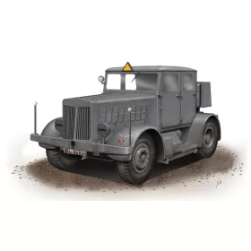 Special Hobby - SS-100 Gigant Schwerer Radschlepper/HTra