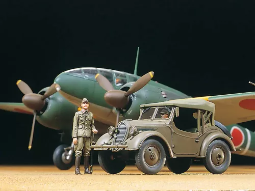 Tamiya - 1:48 Japanese reconnaissance aircraft Mitsubishi Ki-46 III Type 100 and Japanese passenger car Kurogane Type 95 4X4 - Set