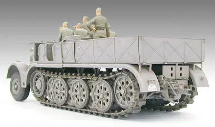 Tamiya - German 18-Ton Heavy Half-Track Famo - 8 Figures