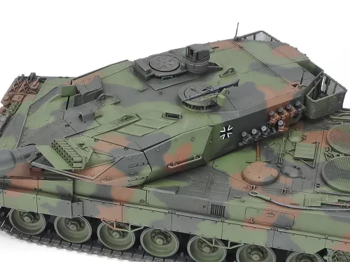 Tamiya - Leopard 2 A6 Main Battle Tank