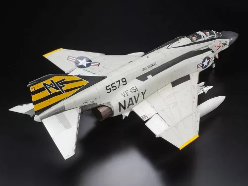 Tamiya - McDonnell F-4 J Phantom II
