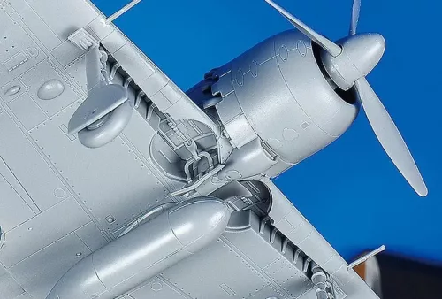 Tamiya - Mitsubishi A6M5 Zero Fighter (Zeke)