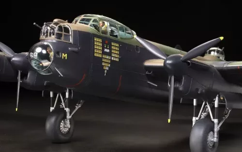 Tamiya - 1:48 Avro Lancaster BI/BIII (2012) - with 5 figures