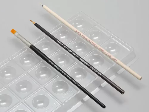 Tamiya - 18 Well Palette for Brush Painting 5pcs